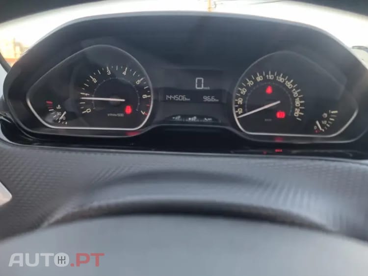 Peugeot 2008 1.2 PureTech Style