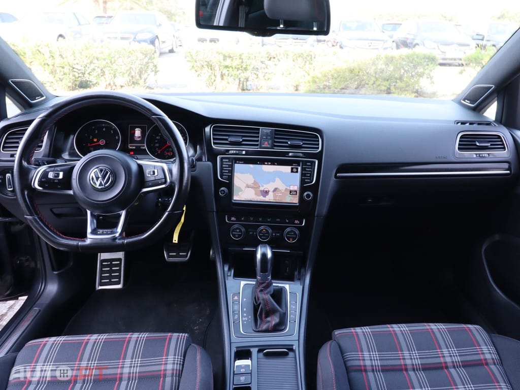 Volkswagen Golf 2.0 TSi GTi DSG Performance