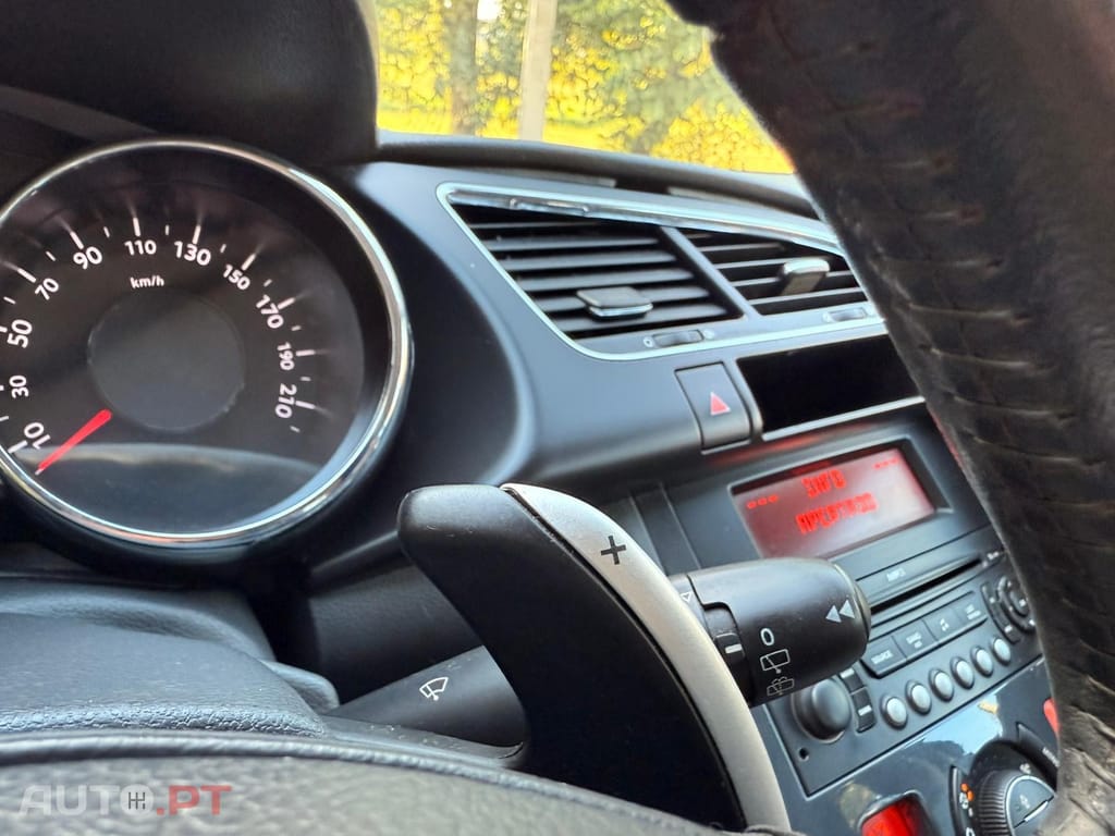 Peugeot 3008 1.6 HDi Executive CMP6