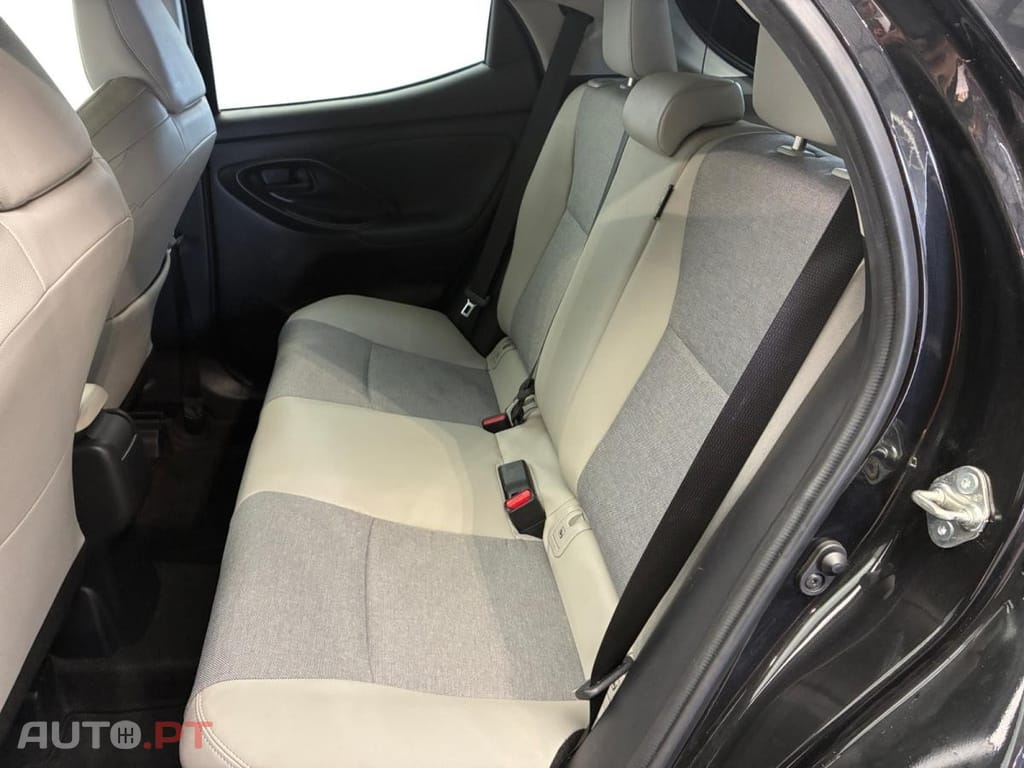 Toyota Yaris 1.5 Hybrid Iconic