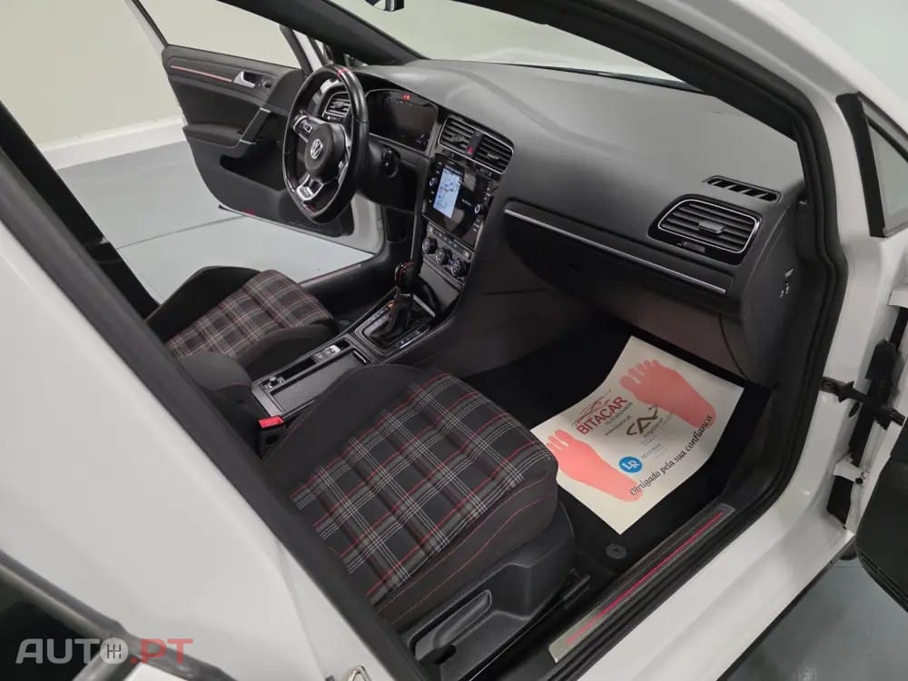 Volkswagen Golf 2.0 TSI GTI DSG Performance
