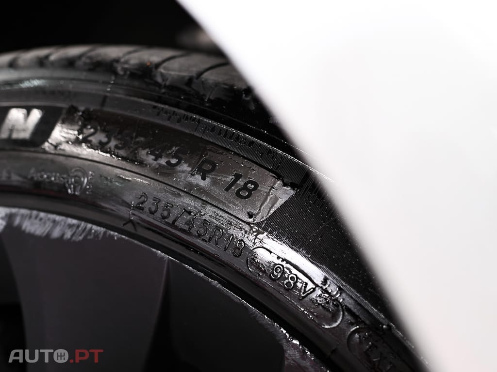 Tesla Model 3 Long Range Tração Integral Premium
