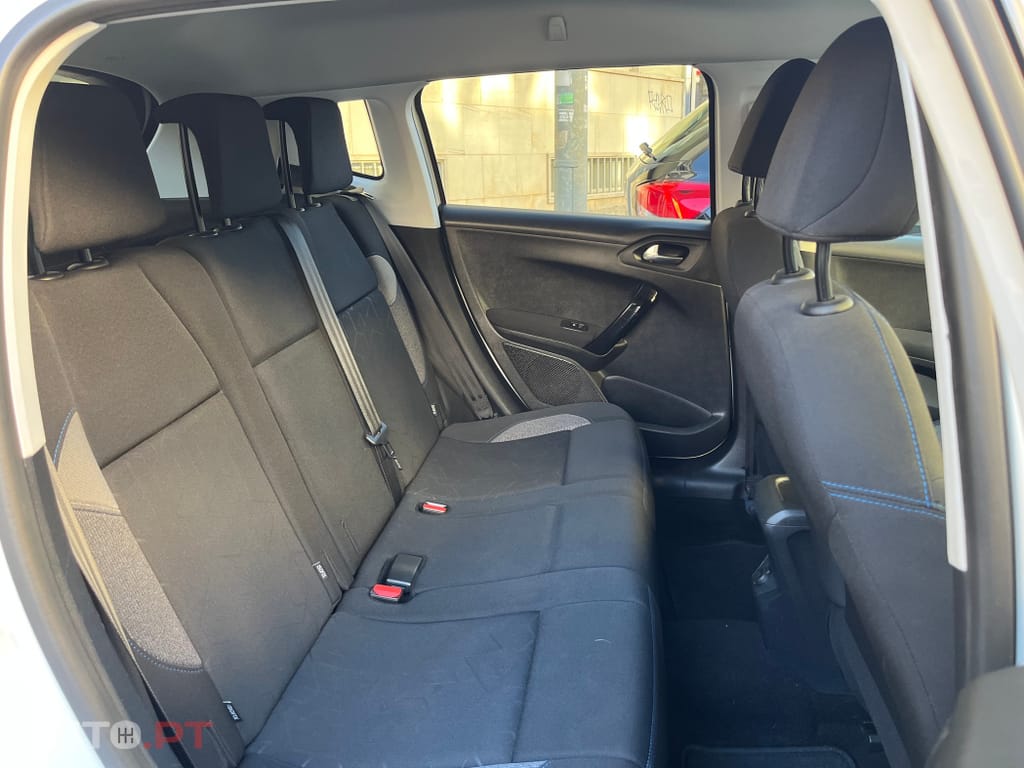 Peugeot 2008 1.5 BlueHDi Signature