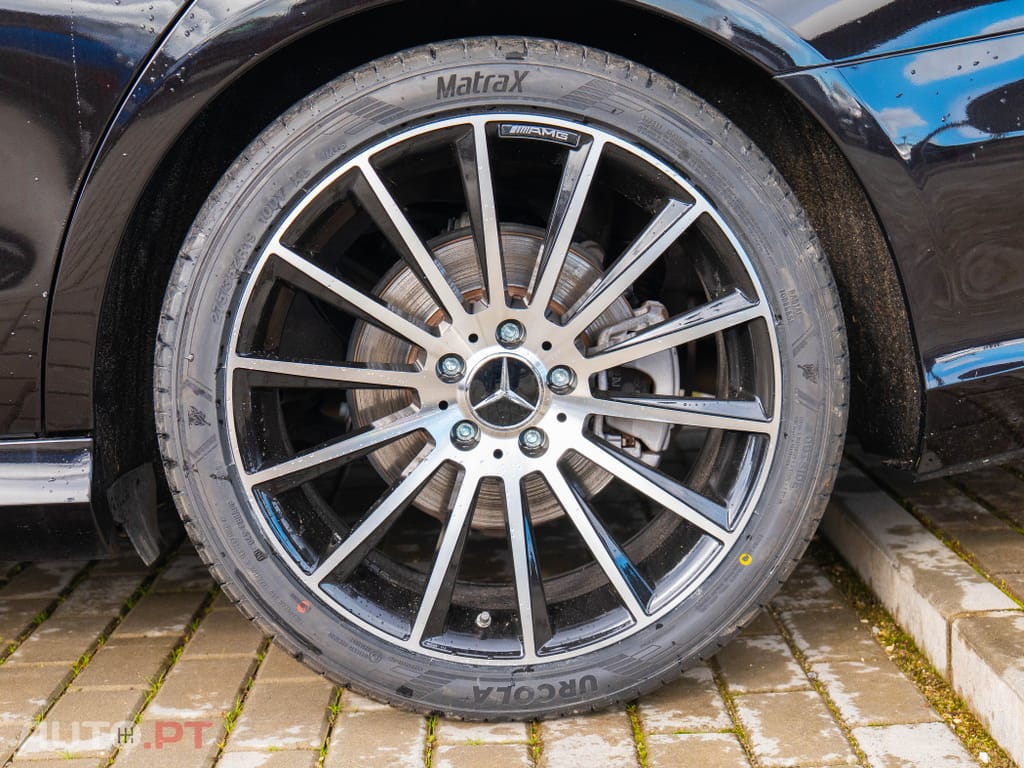 Mercedes-Benz E 220 d AMG Line