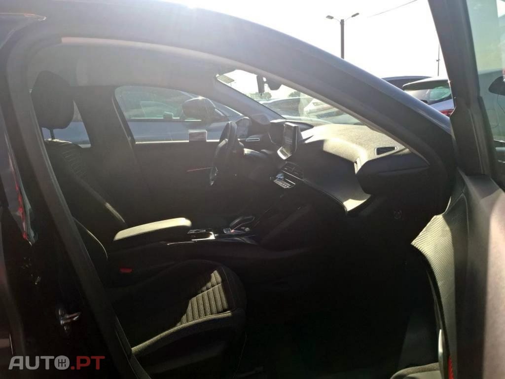 Peugeot E-208 50 kWh Active