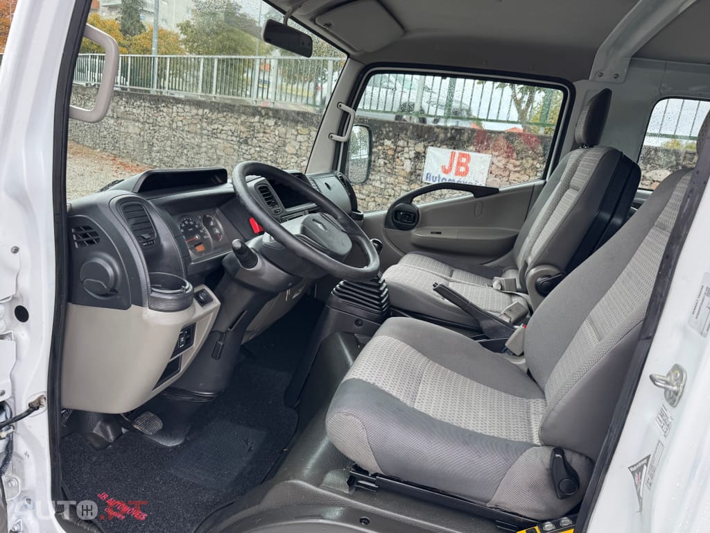 Nissan Cabstar 2.5dCI 130CV 6LUG Basculante 115.000 Kms