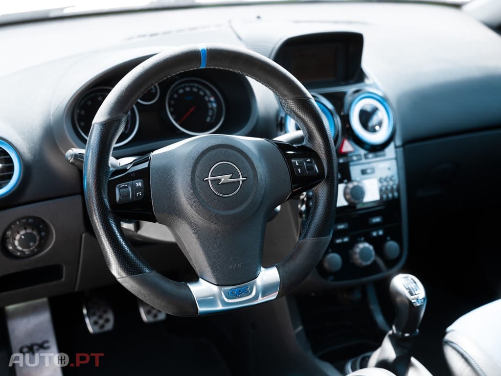 Opel Corsa 1.6 Turbo OPC