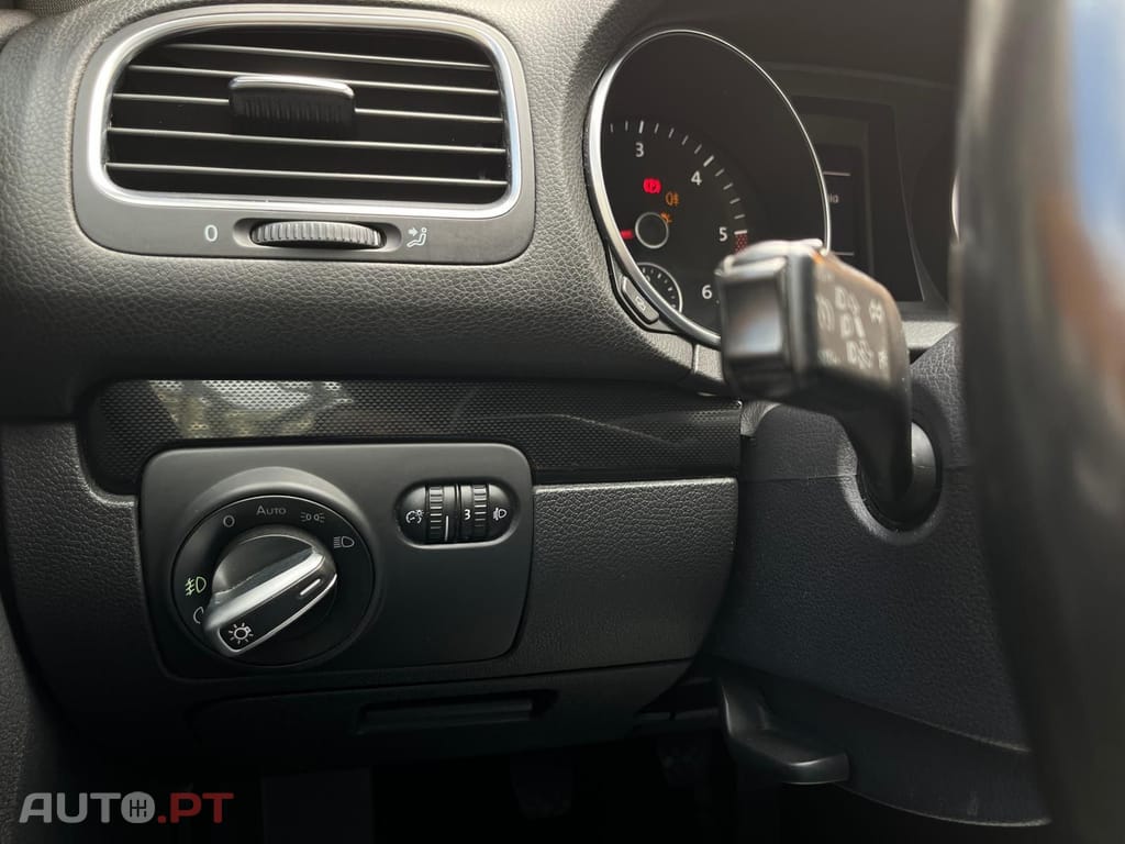 Volkswagen Golf 1.6 TDI CONFORTLINE