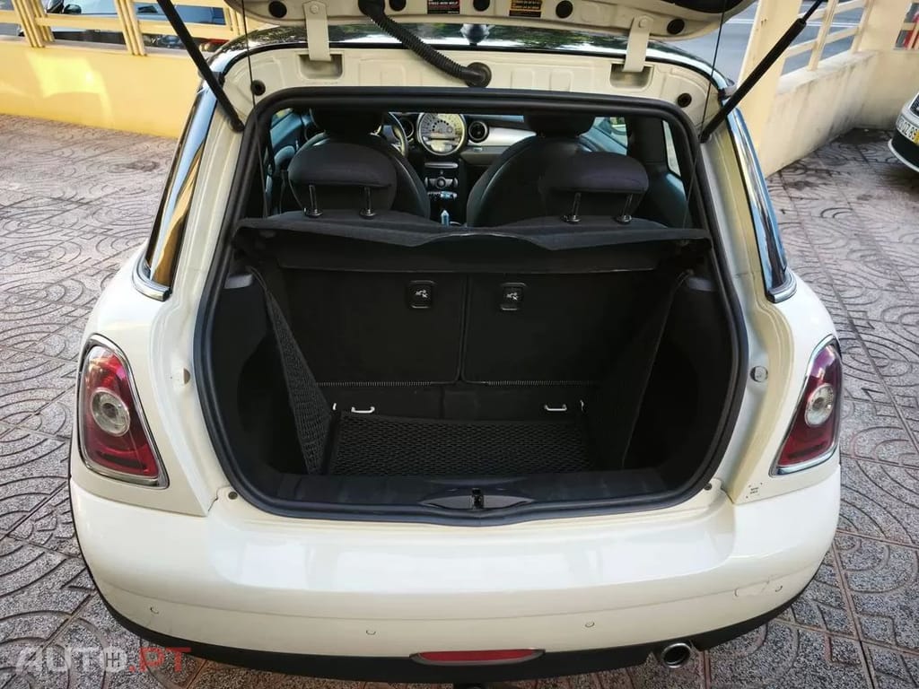 MINI Cooper Cooper D