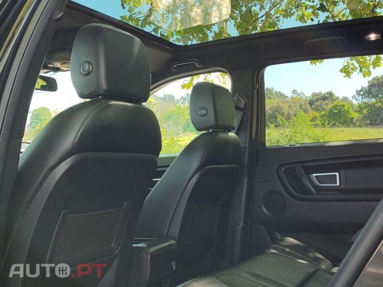 Land Rover Discovery Sport 2.0 eD4 HSE Luxury — fotografia 15