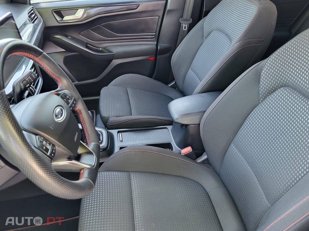Ford Focus SW 1.0 EcoBoost MHEV ST-Line X