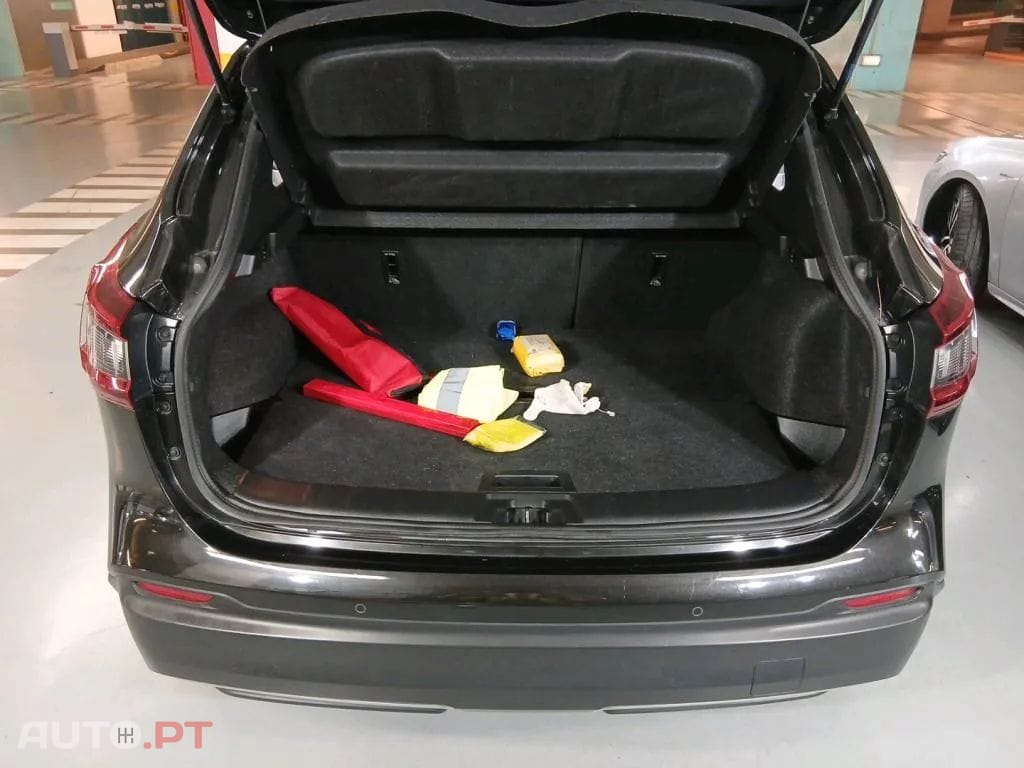 Nissan Qashqai 1.3 DIG-T N-Connecta J18