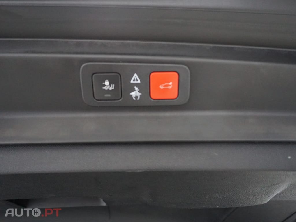 Peugeot 5008 1.2 PureTech Allure J18