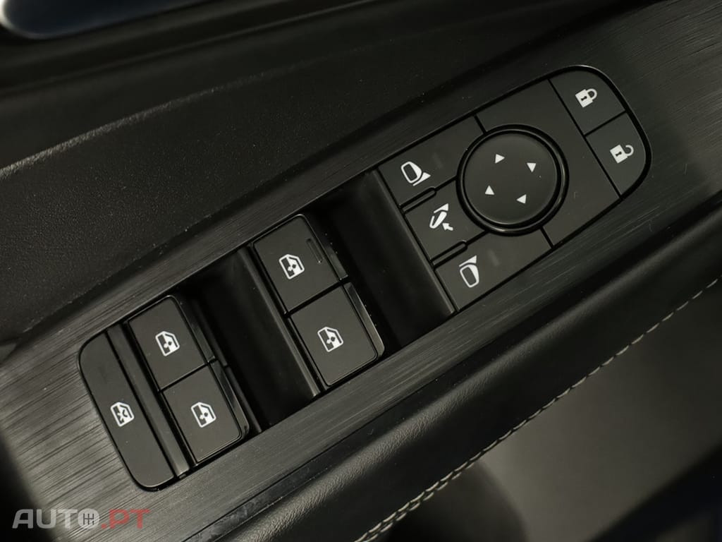 Nissan Qashqai Qashqai 1.3 DIG-T N-Connecta LED Xtronic
