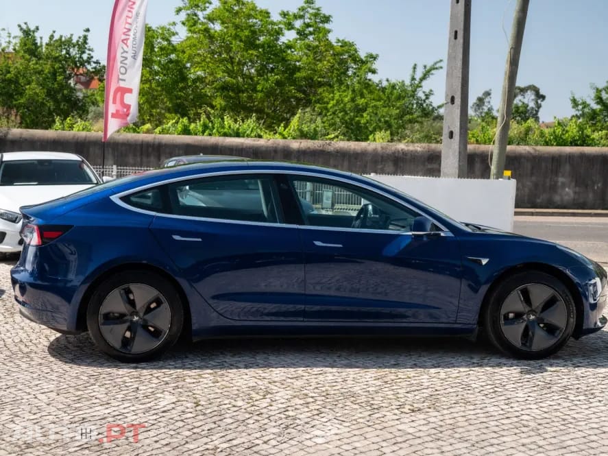 Tesla Model 3 Standard Range Plus RWD