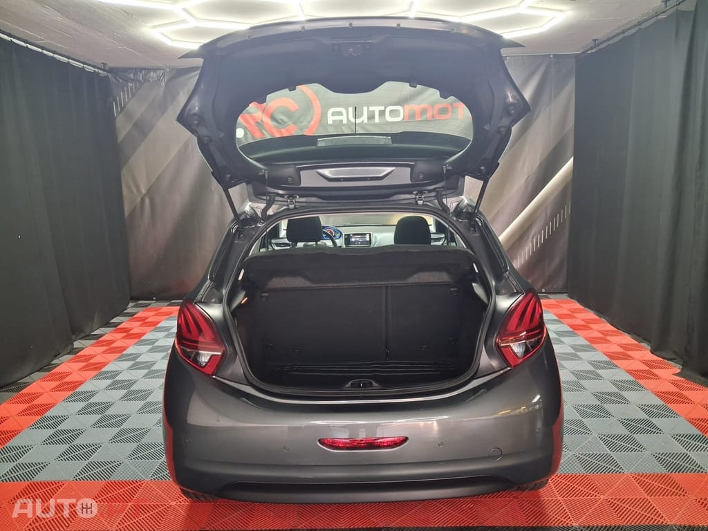 Peugeot 208 1.6 BlueHDi Style