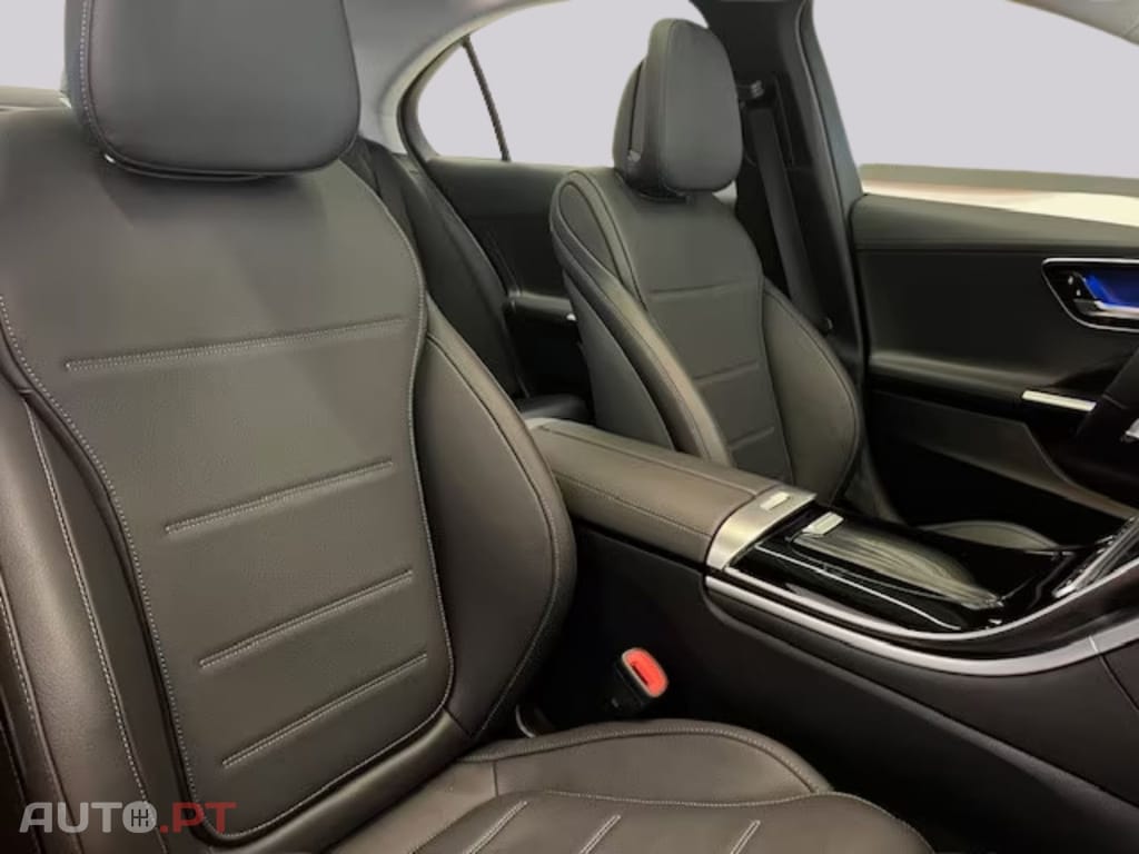 Mercedes-Benz C 300 I.V.A DEDUTIVEL de AMG