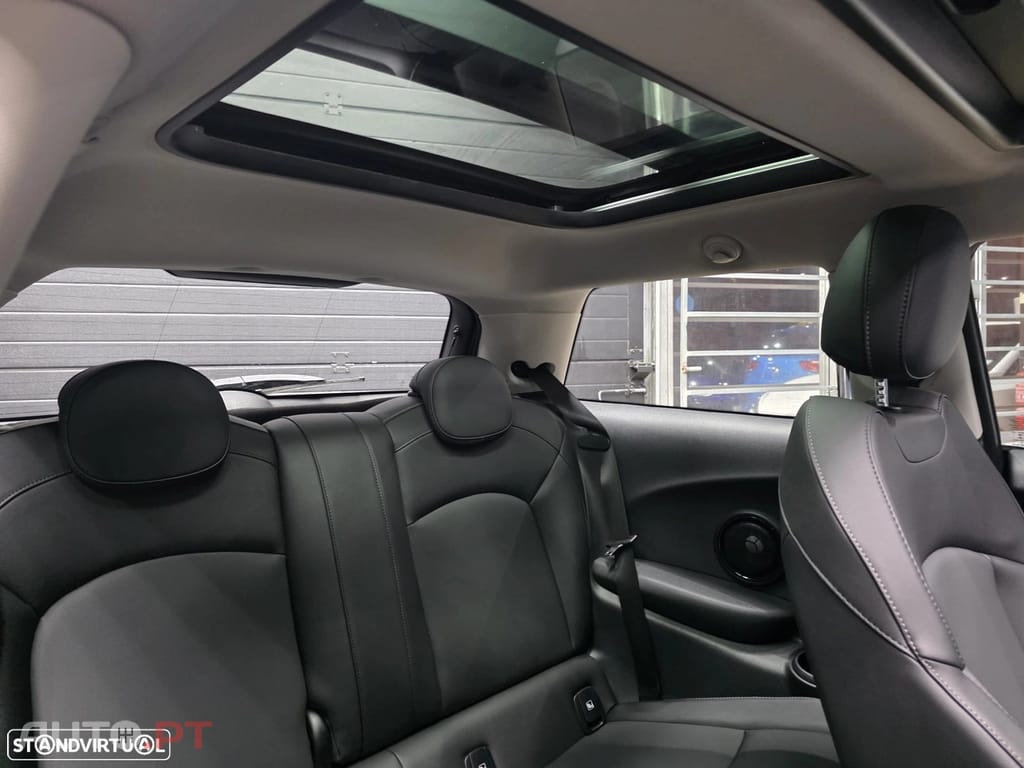 MINI Cooper Cooper SE Premium Extra Essential