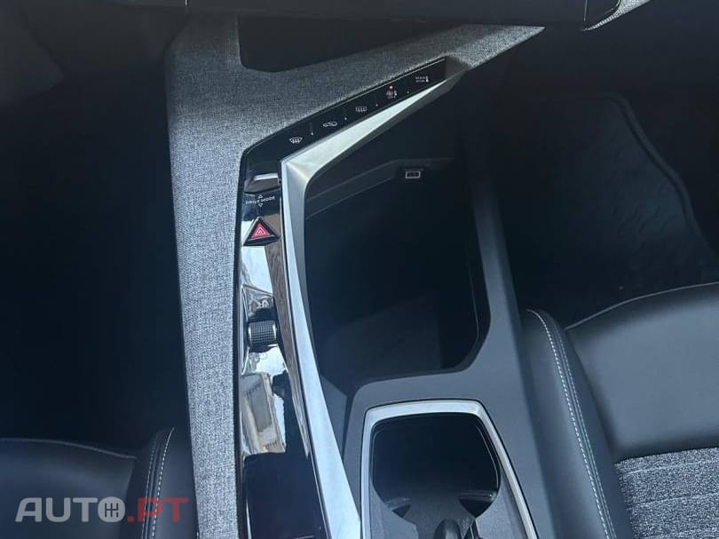 Peugeot 5008 1.2 Hybrid Allure e-DCS6