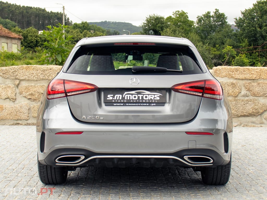 Mercedes-Benz A 250 e 8G-DCT AMG Line