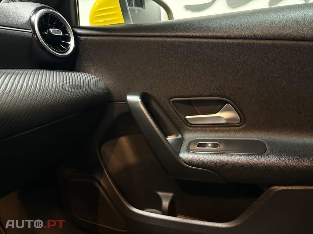 Mercedes-Benz A 250 e 8G-DCT