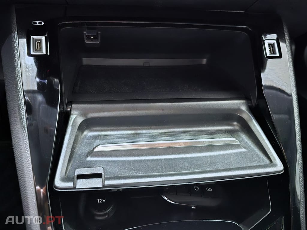 Peugeot E-208 50 kWh Allure Pack