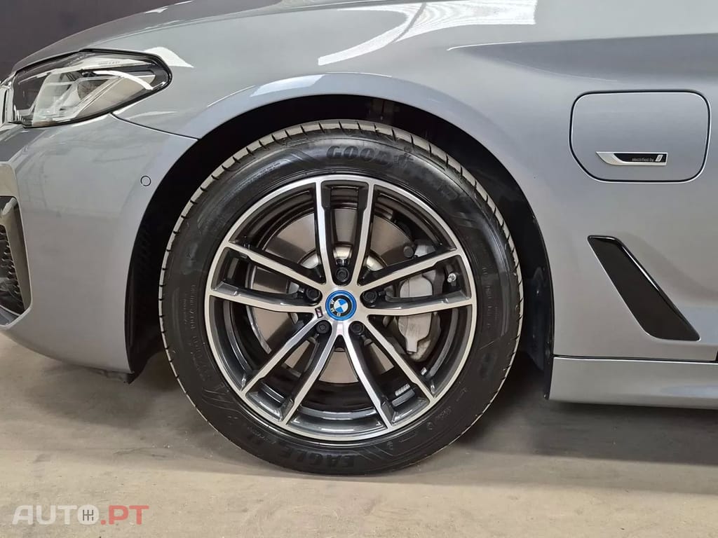 BMW 530 e Pack Desportivo M