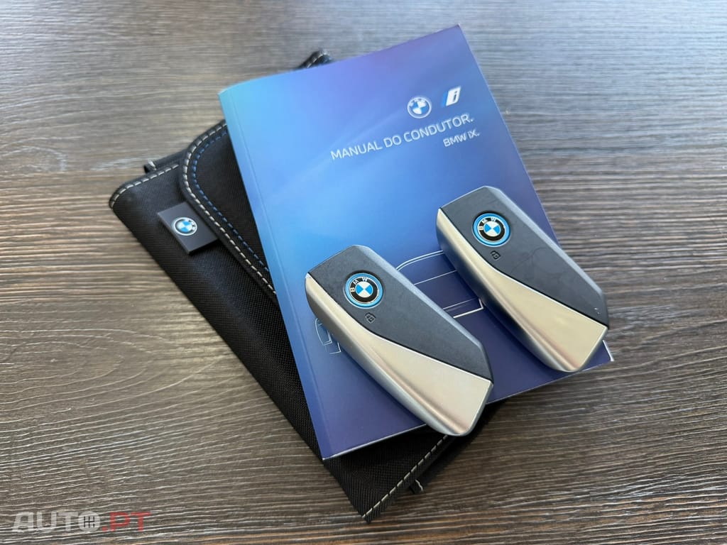 BMW iX xDrive 40 Pack Desportivo