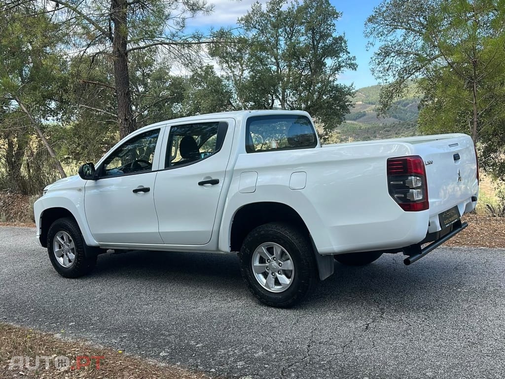 Mitsubishi L200 2.3 DI-D CD Invite 4WD
