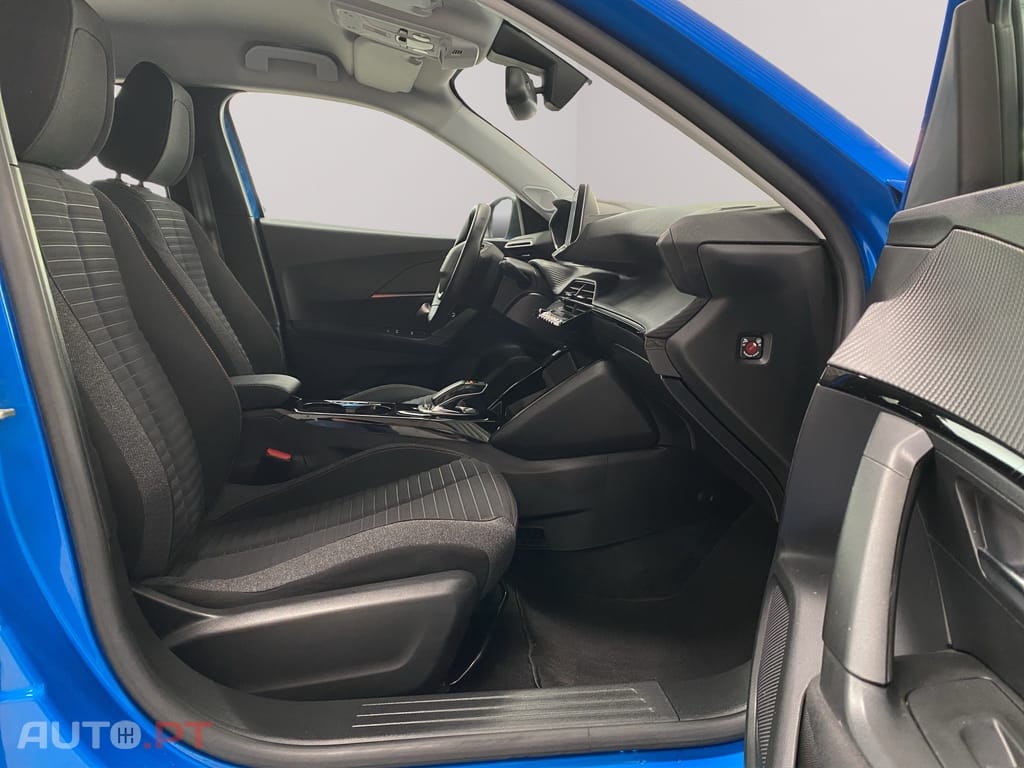 Peugeot E-2008 50 kWh Active Pack