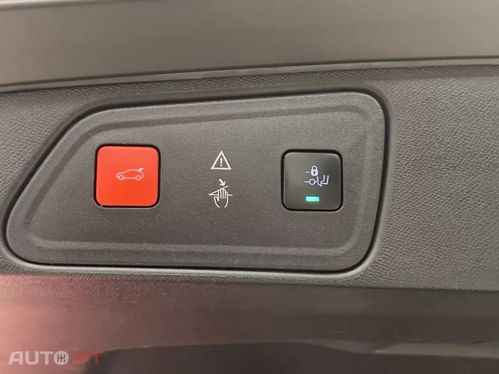 Peugeot 3008 1.5 BlueHDi Allure Pack — fotografia 22