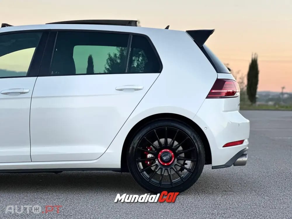 Volkswagen Golf 2.0 TSI GTI DSG Performance