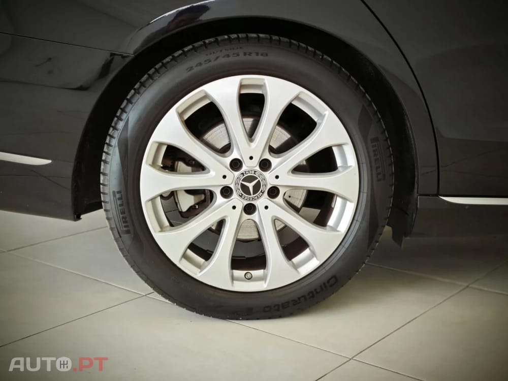 Mercedes-Benz E 220 Exclusive — fotografia 34