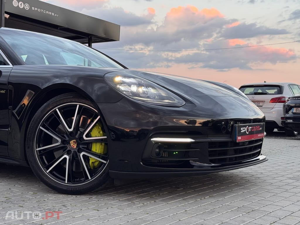 Porsche Panamera 4 E-Hybrid