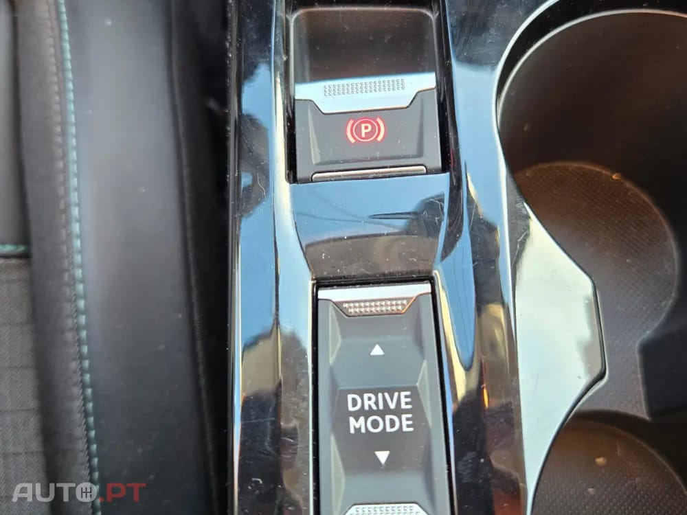 Peugeot E-208 50 kWh Allure ( COMERCIAL )