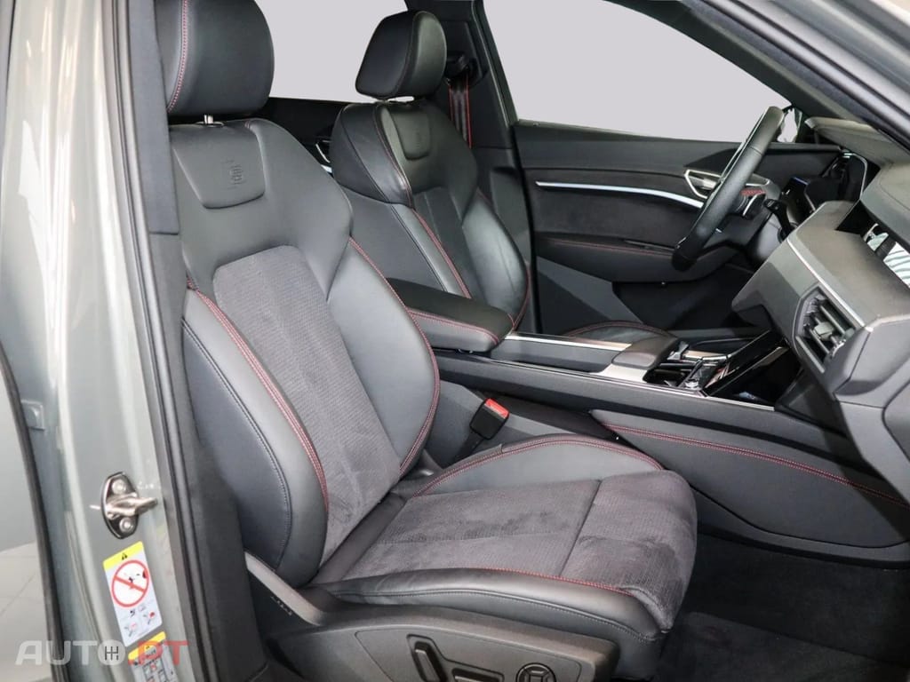 Audi Q8 e-tron LINE  I.V.A DEDUTÍVEL