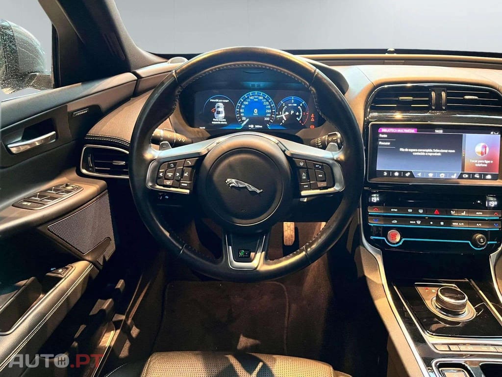 Jaguar XE 2.0D R-SPORT 180CV 