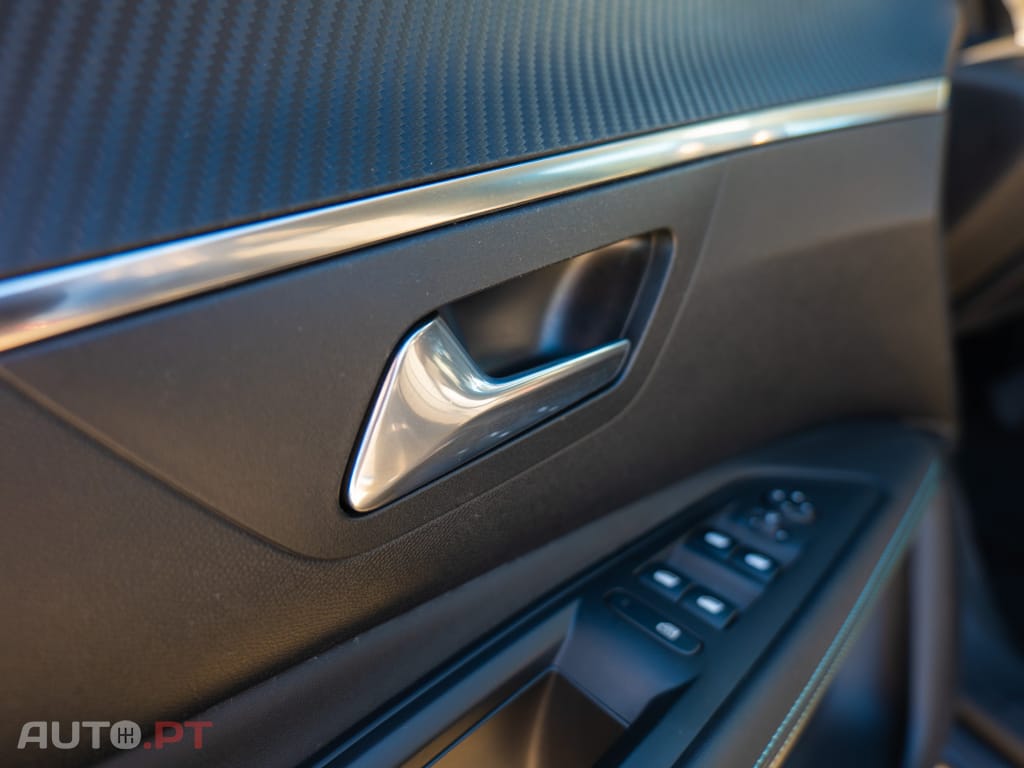 Peugeot 3008 1.2 PureTech Allure Pack EAT8