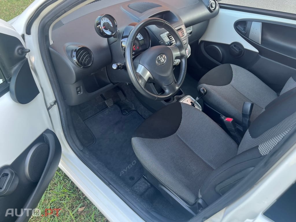 Toyota Aygo 1.0 AUTOMÁTICO
