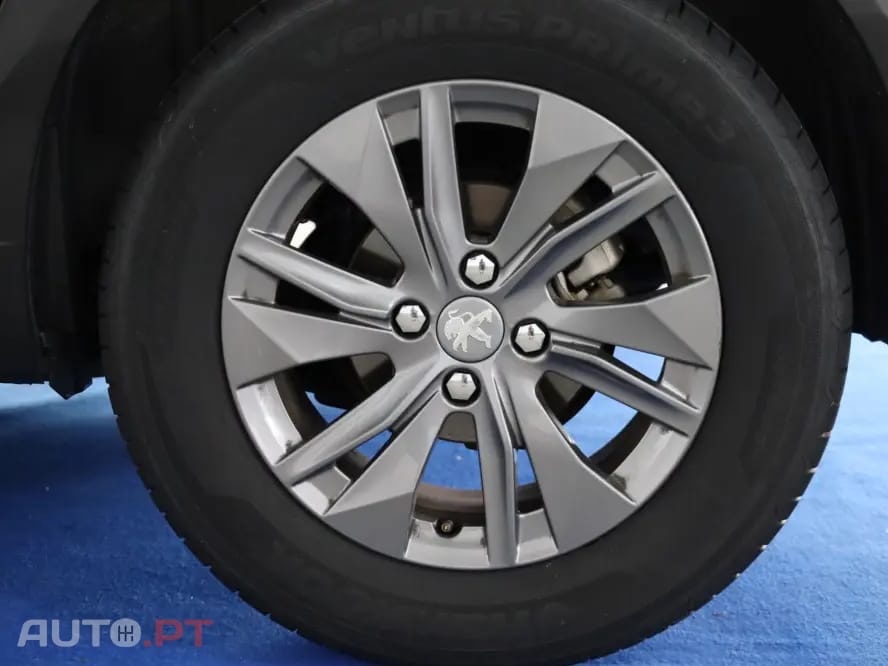 Peugeot 2008 Active Pack EAT8