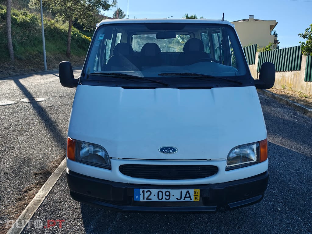 Ford Transit 120 VAN TD 85cv (9 Lugares)