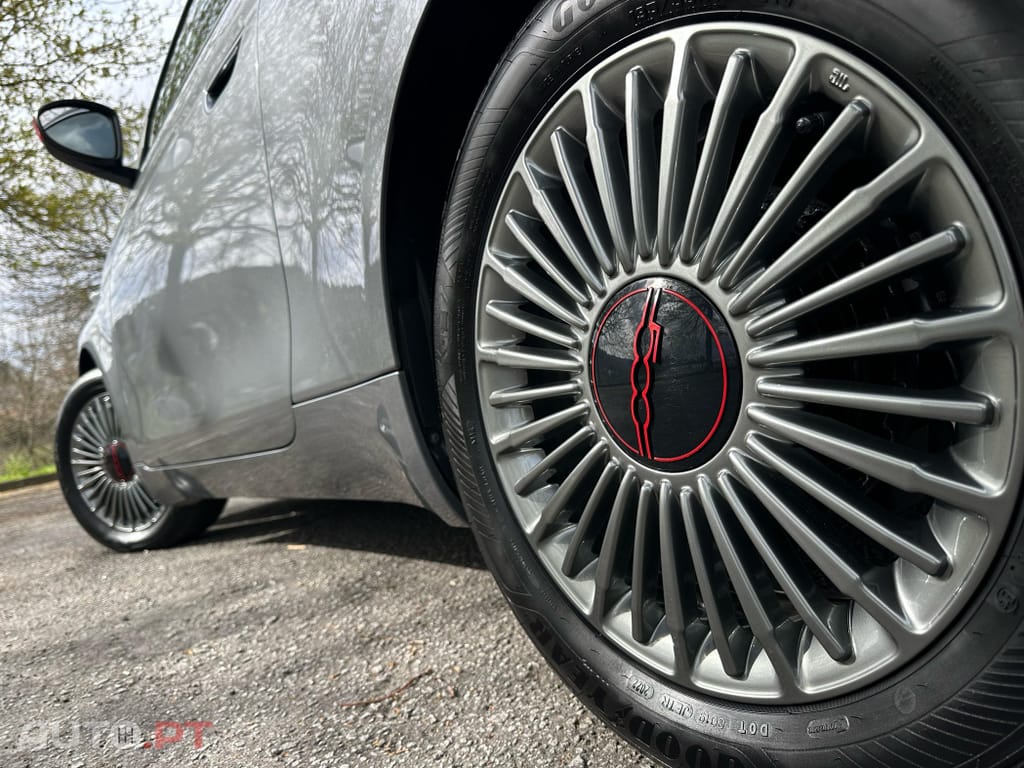 Fiat 500e 23kWh 95cv (RED)