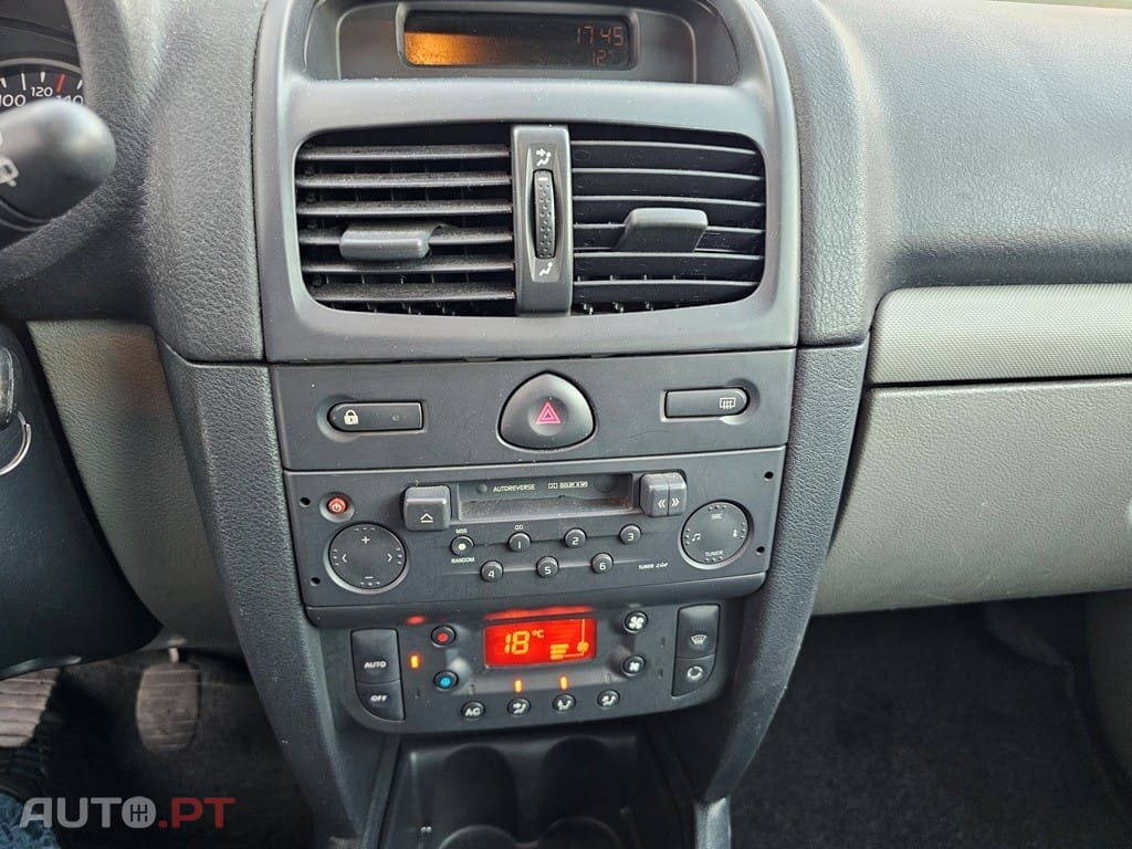 Renault Clio 1.2 16V Confort Privilège