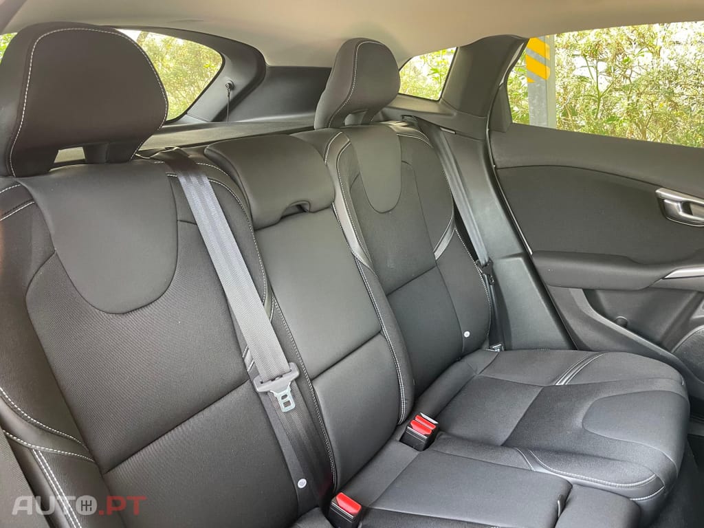 Volvo V40 2.0 D2 Momentum Eco