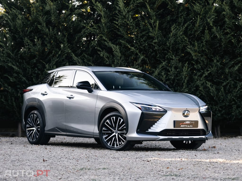 Lexus RZ Premium