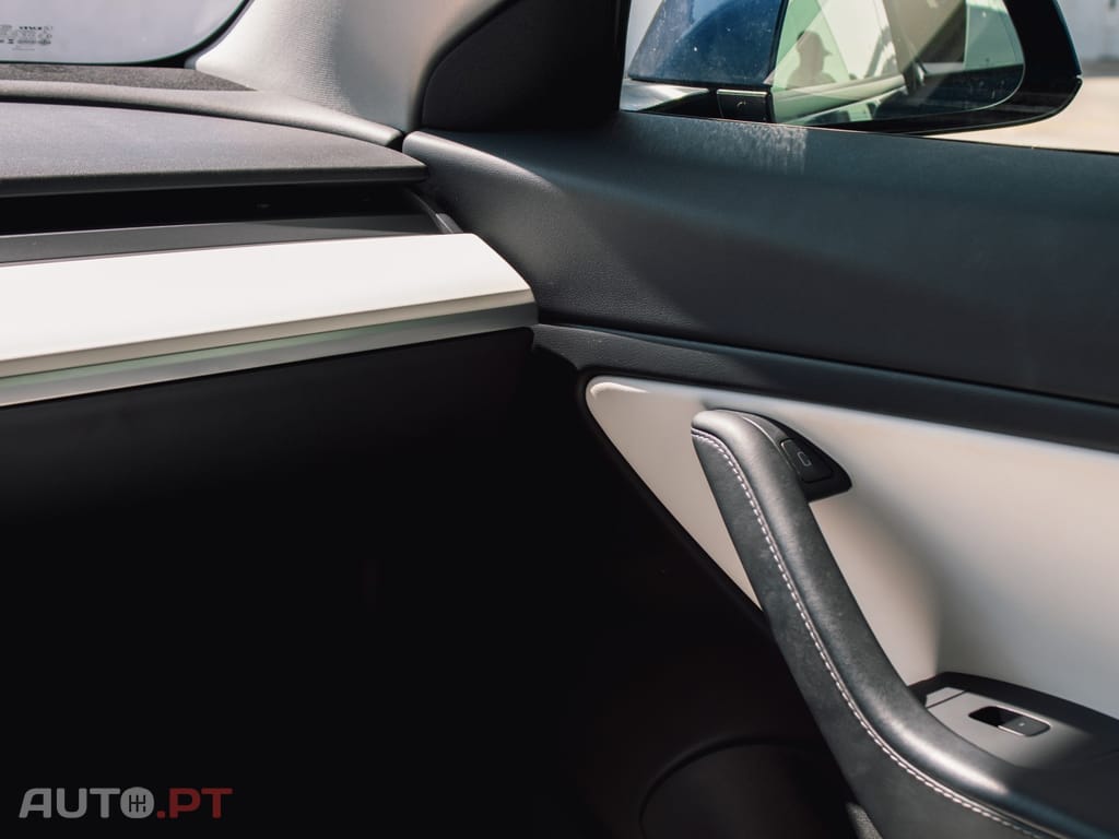 Tesla Model 3 Standard Range Plus RWD