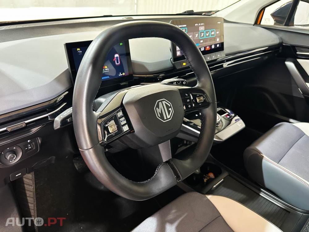 MG MG4 64 kWh Luxury
