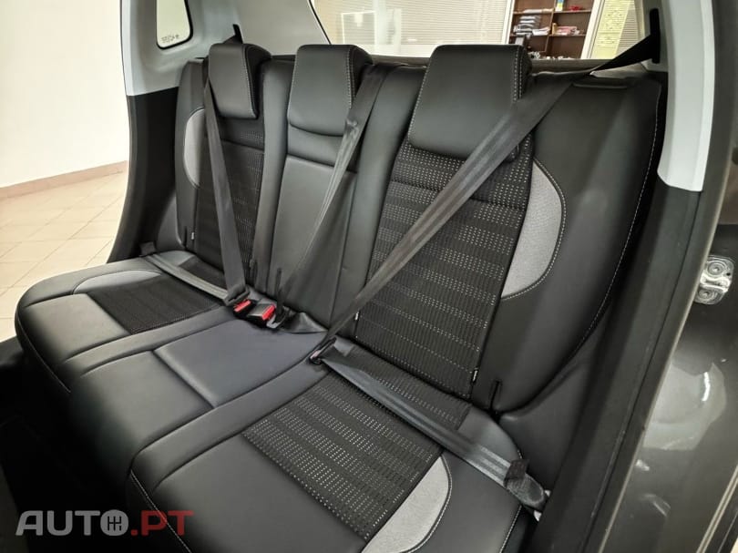 Peugeot 2008 1.2 PureTech Allure