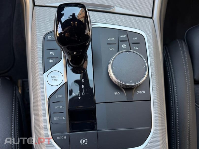 BMW 320 e Line Luxury Auto