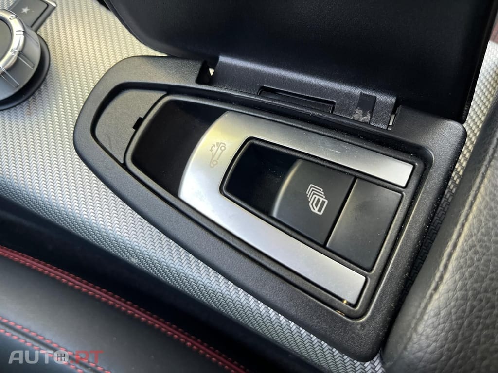 Mercedes-Benz SLC V6